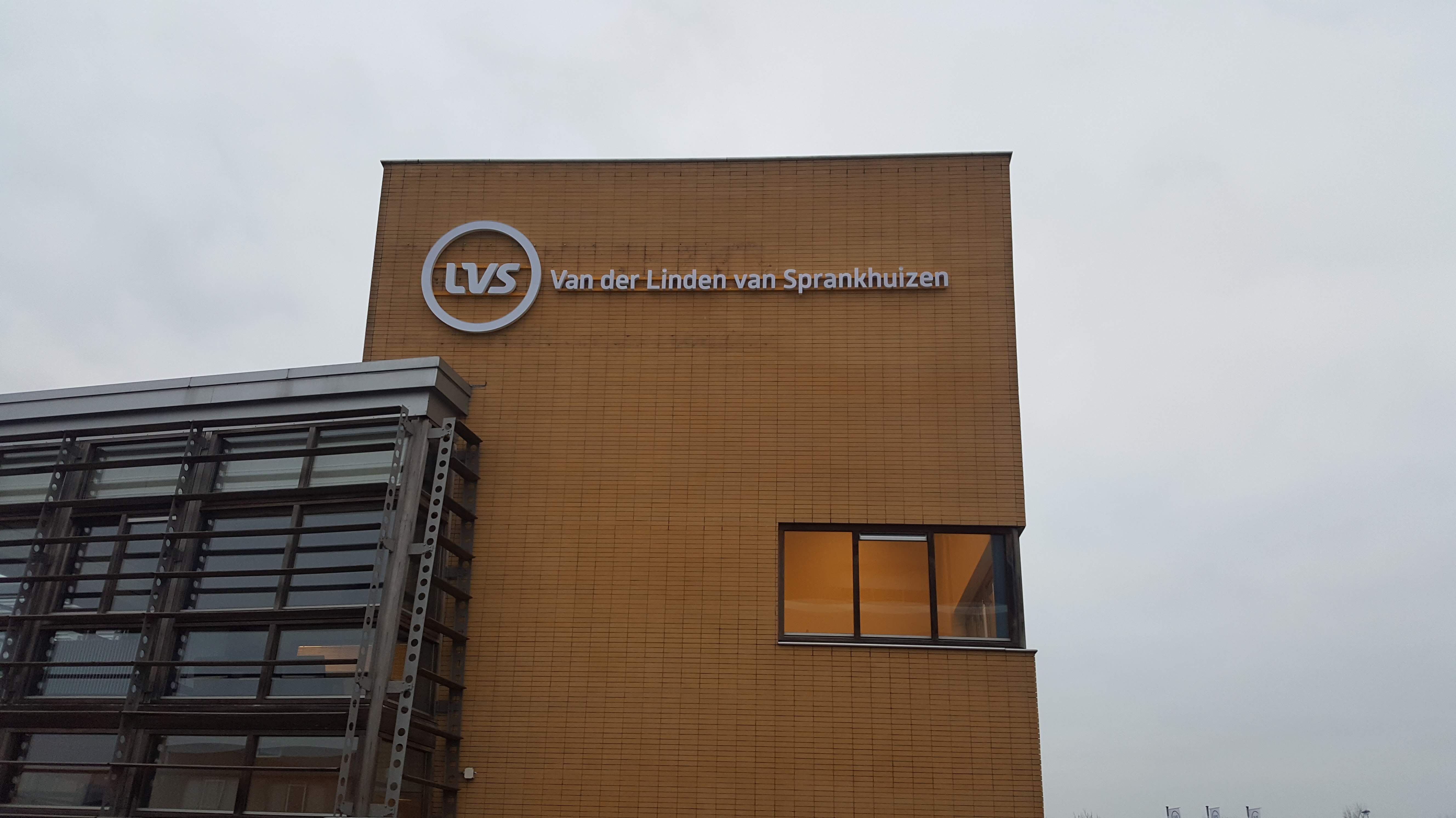 Verlichte Uithangborden voor Gemeenschap Kortemark