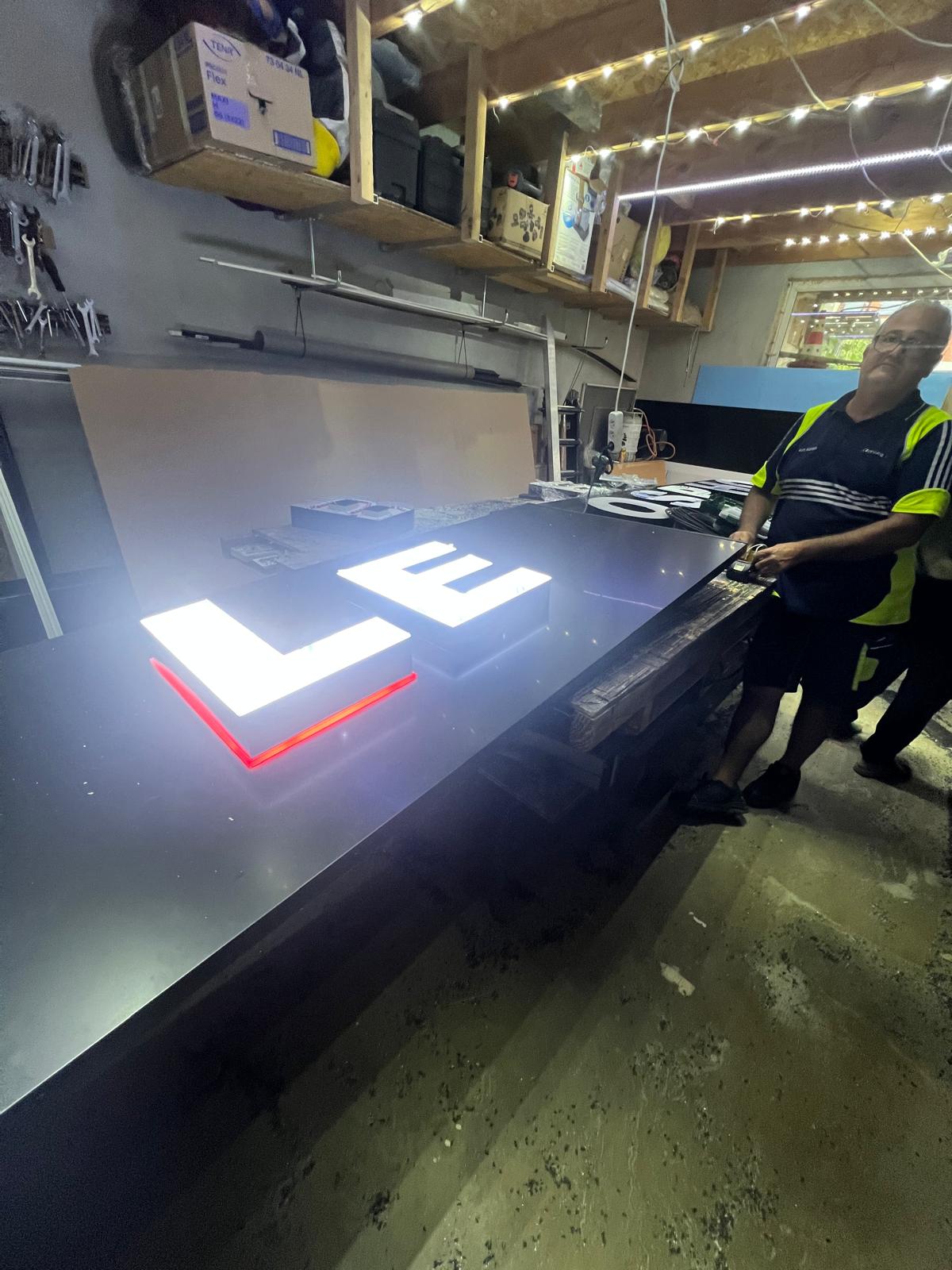 Lichtbak laten maken in Brugge | Kwaliteit & Scherpe Prijs